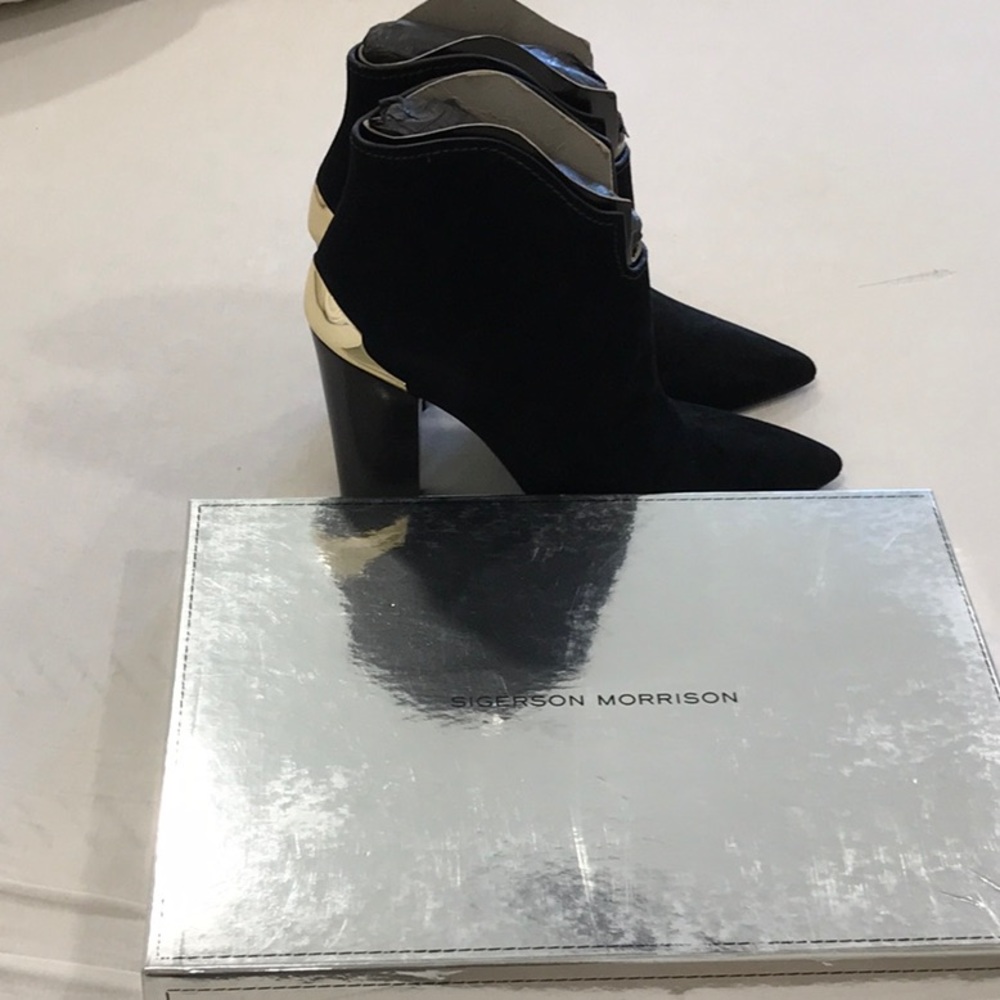 Siegerson Morrison heeled boots Size 8 1/2